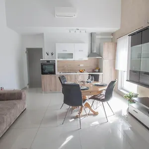 Nebo Ii Apartment Pula