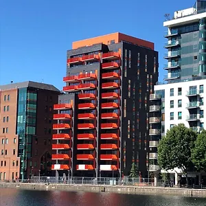 Clover Court By Aeria Apartment London